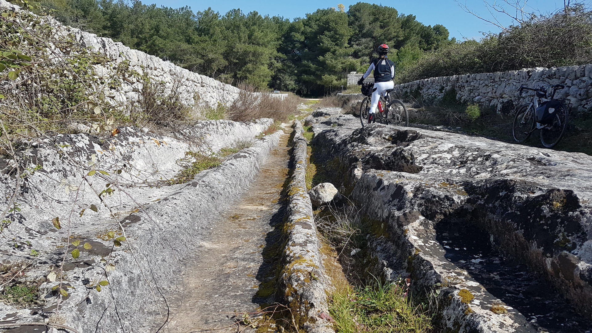 Otranto and surroundings - From the sea to the lakes in the beauty of the hinterland