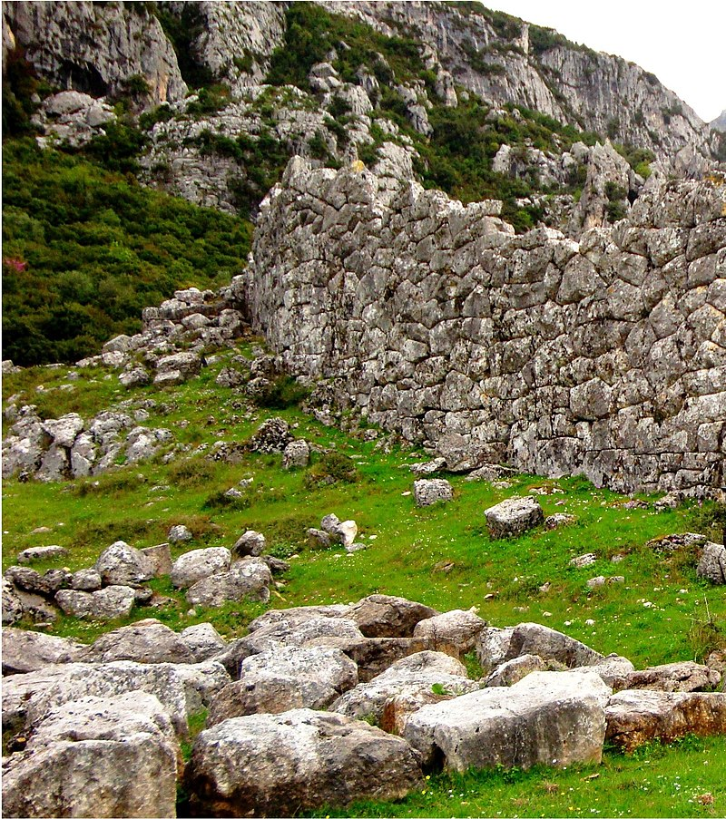Itinerario culturale e naturalistico degli Antichi Sentieri dell’Epiro Itinerario culturale e naturalistico degli Antichi Sentieri dell’Epiro